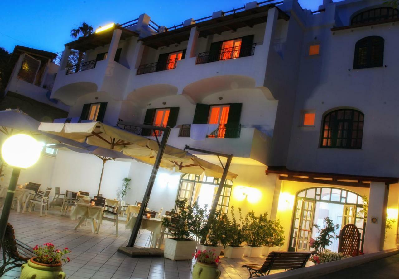 Hotel Villa Bina Sant'Angelo  エクステリア 写真